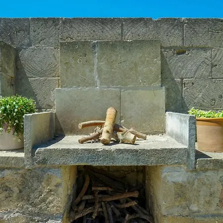 Masseria Asteri בית הארחה
